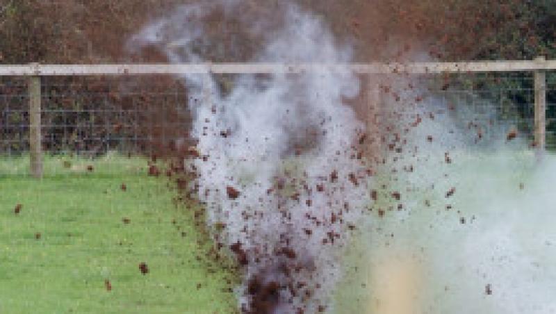 Marea Britanie: Un baietel a gasit o grenada ascunsa printre ouale de Pasti