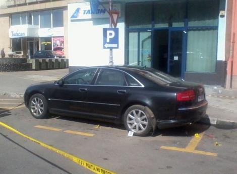 O bomba de mici dimensiuni a explodat la Oradea, sub o masina de lux