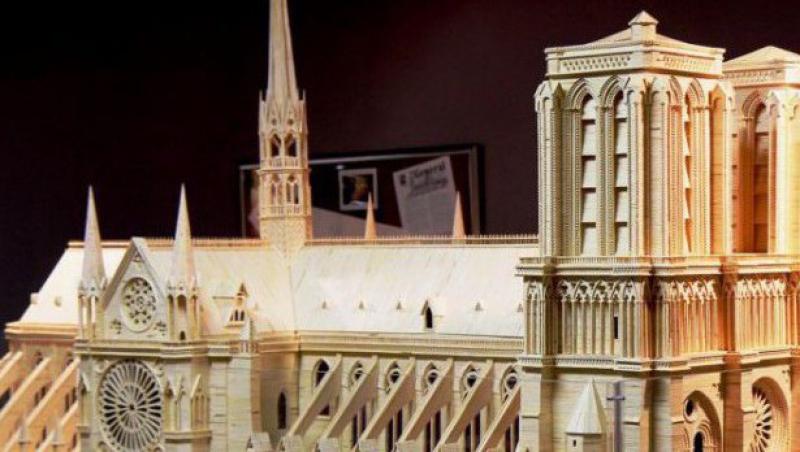 FOTO! Un american a construit Catedrala Notre Dame din chibrituri