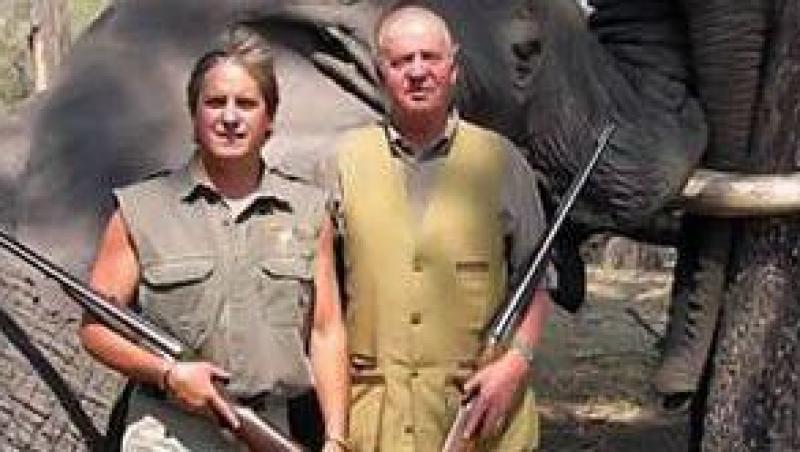 Spania sufera, regele se distreaza la vanatoare de elefanti in Botswana