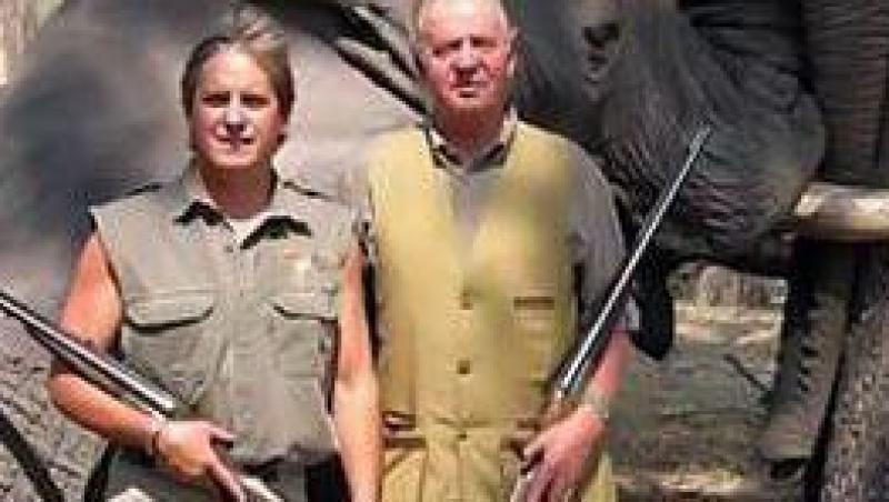 Spania sufera, regele se distreaza la vanatoare de elefanti in Botswana