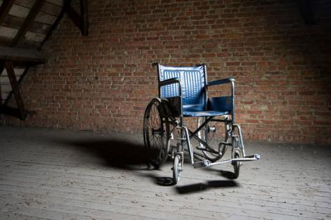 Insotitorii de persoane cu handicap, neplatiti de 6 luni in Arad