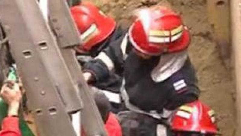 VIDEO! Un muncitor a murit ingropat de viu, in Galati