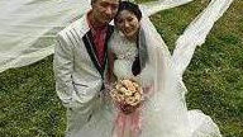 O chinezoaica s-a casatorit intr-o rochie cu o trena lunga de 520 de metri