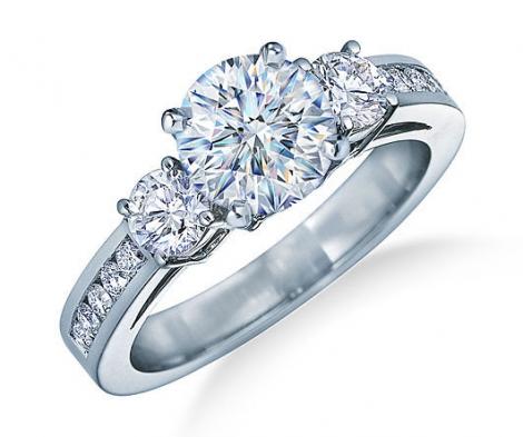 Cum a donat un barbat, fara sa vrea, inelul de logodna destinat iubitei lui