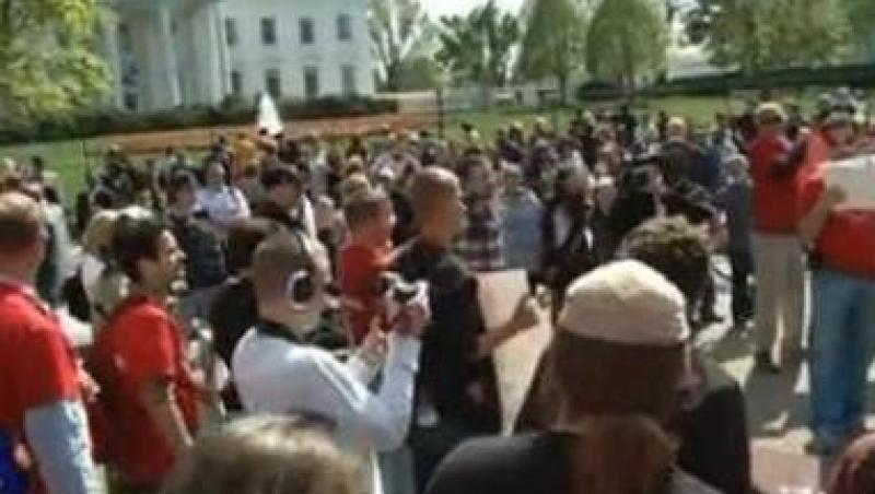 VIDEO! Mustaciosii au iesit la mars in SUA!