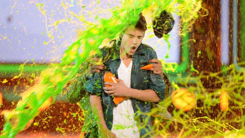 VIDEO! Justin Bieber, DISTRUS la Kids Choice Awards!