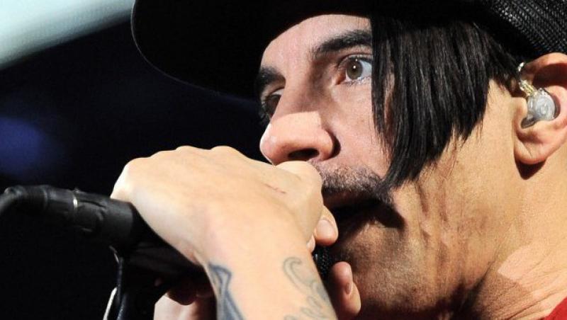 Red Hot Chili Peppers va lansa un album de coveruri