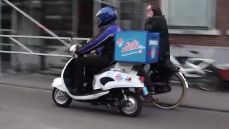 O pizzerie din Olanda a creat un scuter de livrari vorbitor