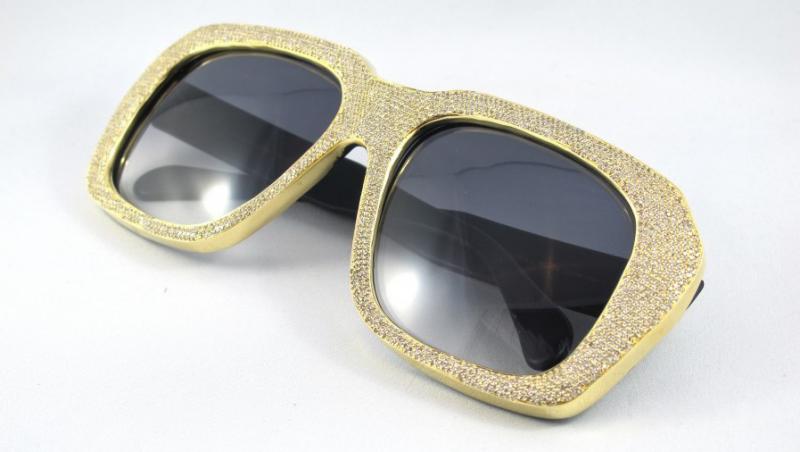 FOTO! Cei mai scumpi ochelari de soare costa 20.000 de euro!