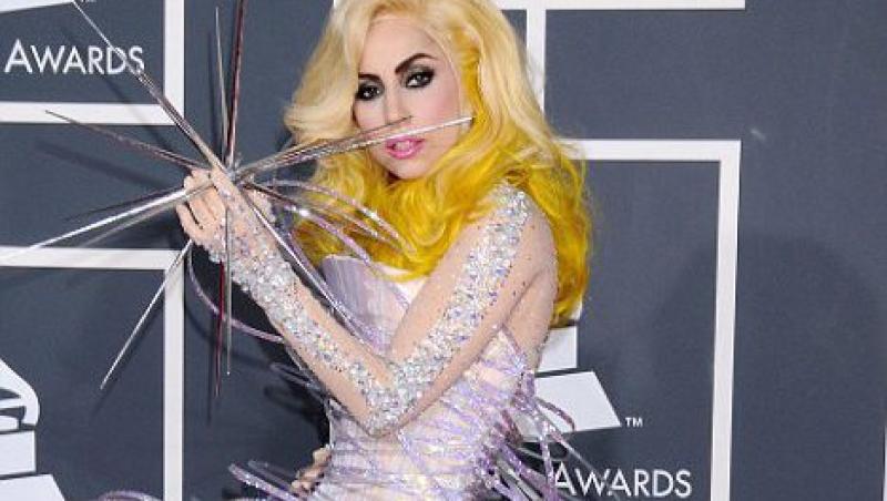 Lady Gaga si-a pregatit o garderoba 100% Giorgio Armani, pentru viitorul turneu