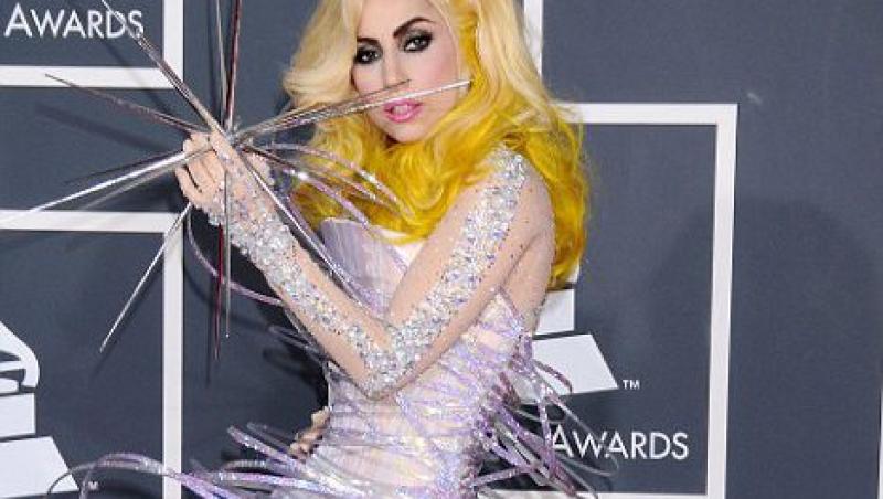Lady Gaga si-a pregatit o garderoba 100% Giorgio Armani, pentru viitorul turneu