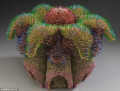 FOTO! Sculpturi inedite din creioane colorate