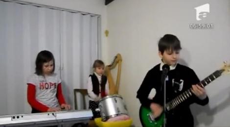 VIDEO! Viitorul muzicii rock: Trei copii romani au ajuns pe site-ul oficial Rammstein