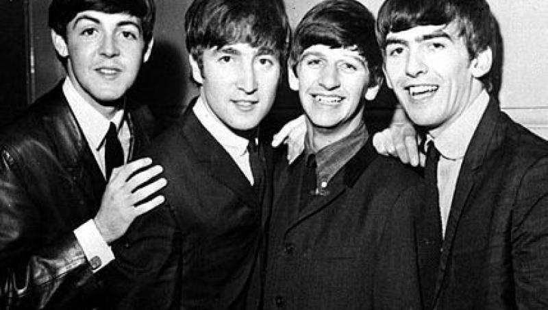 Fotografii inedite cu trupa The Beatles, scoase la licitatie