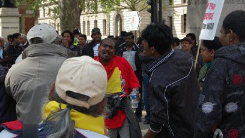 Presa britanica: Imigrantii romani isi ocupa locurile la cersit si furat in centrul Londrei