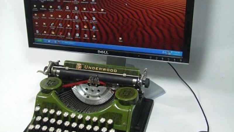 FOTO! Masinile de scris pot fi conectate la tablete