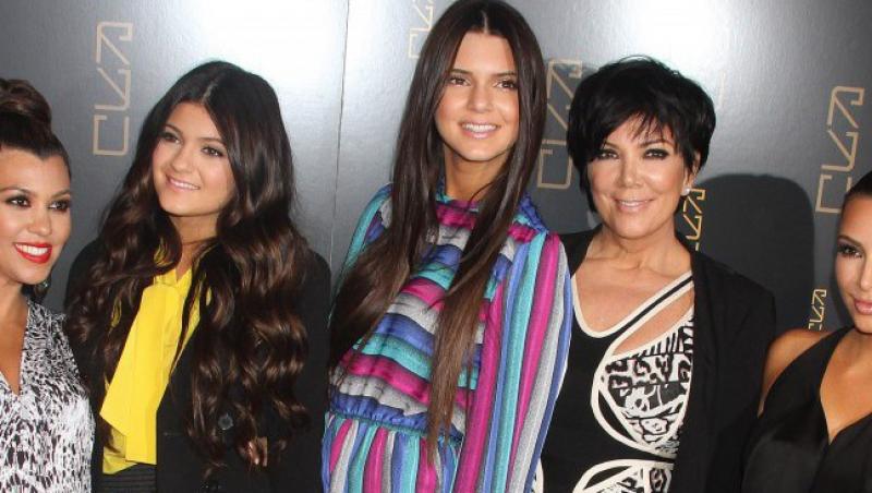 Contract de 40 milioane de dolari pentru surorile Kardashian