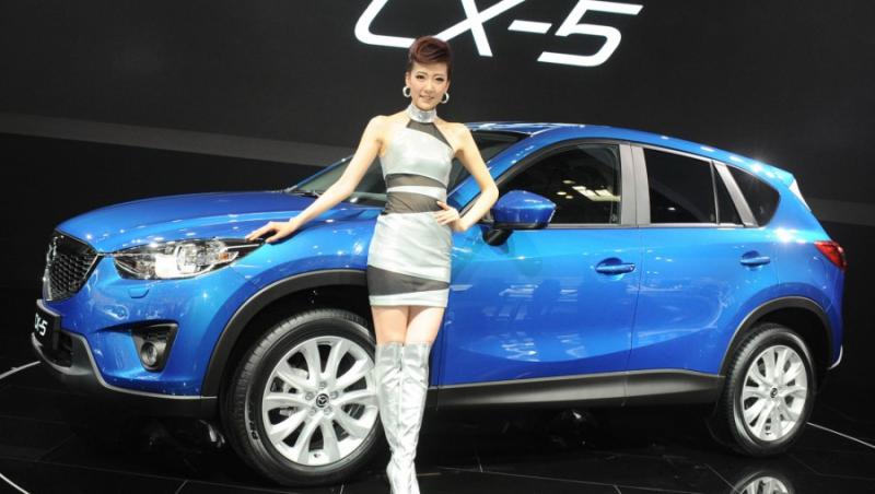 GALERIE FOTO! Hostesse cu charm asiatic, la Salonul Auto de la Beijing