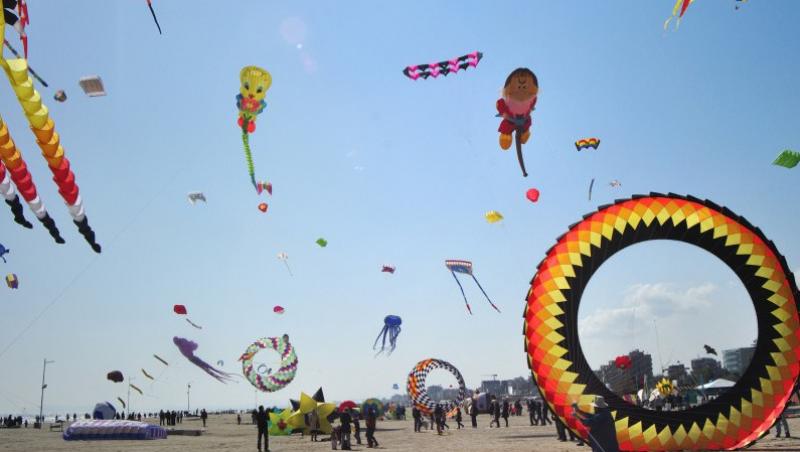 VIDEO! Black Sea Kite Festival, prima competitie de zmeie din Romania