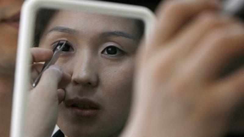 Una din cinci femei din Seul apeleaza la operatii estetice