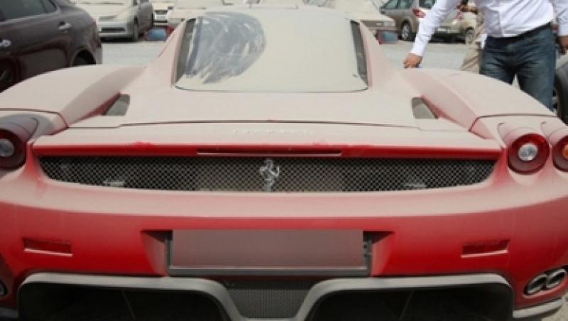 Politia din Dubai va licita un Ferrari Enzo abandonat