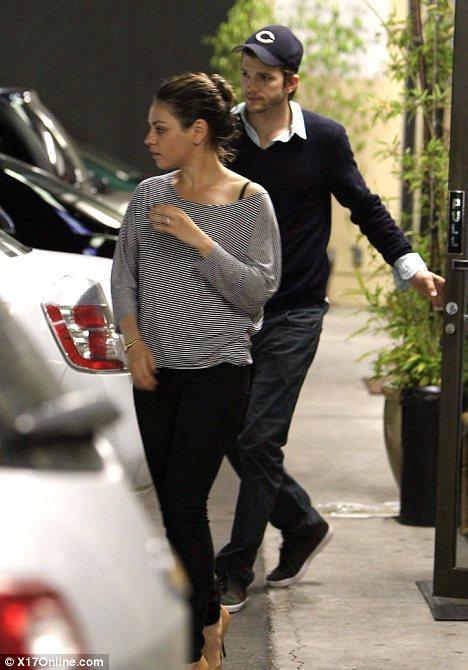 Ashton Kutcher si Mila Kunis au petrecut un weekend romantic