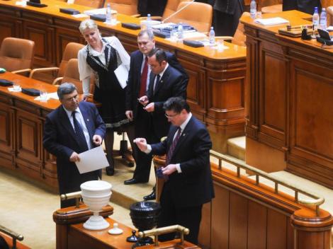 Reactia PDL la votul motiunii: Deputatii minoritatilor au tradat