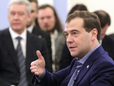 Comandantul-sef al Fortelor aeriene ruse, demis de Medvedev