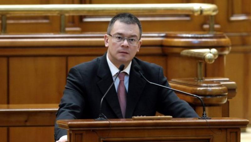 Mihai Razvan Ungureanu: Revin in Parlament pentru a apara stabilitatea acestei tari