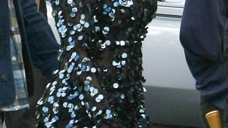 FOTO! Jennifer Lopez, intr-o rochie mult prea scurta!