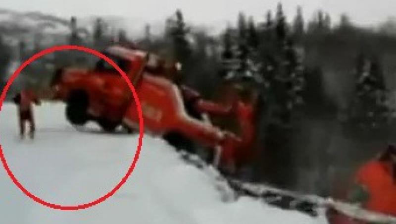 VIDEO! Norvegia: Un sofer a reusit sa sara din camion, inainte sa cada in prapastie