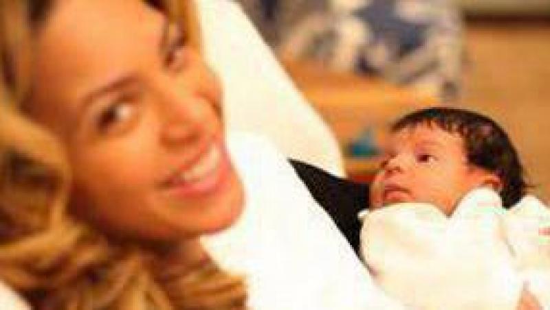 FOTO! Beyonce a postat prima poza cu fetita sa