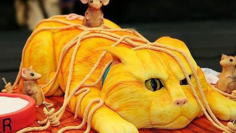 FOTO! Torturi in forma de animale si genti la un targ de cofetarie din Londra