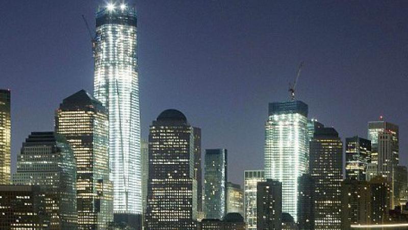 Freedom Tower va deveni oficial azi cea mai inalta cladire din New York