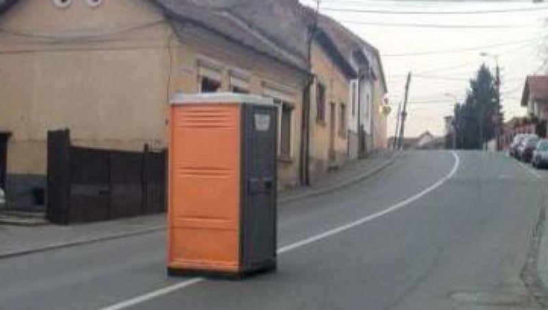 VIDEO! Toaleta ecologica in mijlocul unei strazi din Cluj