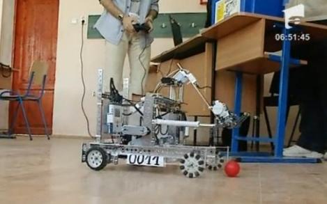 VIDEO! Elevii romani au luat marele premiu la o competitie europeana de robotica