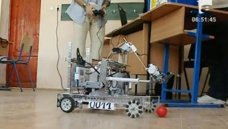 VIDEO! Elevii romani au luat marele premiu la o competitie europeana de robotica