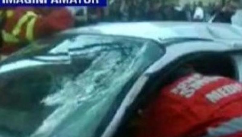 VIDEO! Un tanar teribilist din Bistrita a distrus cu bolidul sau o ambulanta de 100 de mii de euro