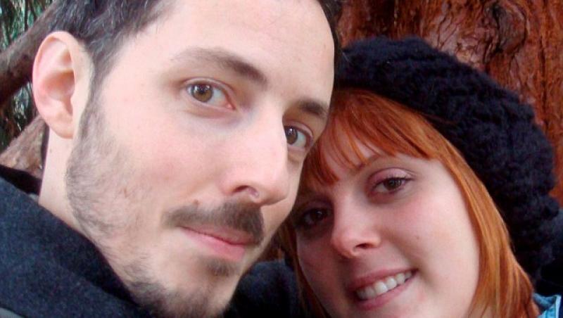 Ea americanca, el britanic: S-au cunoscut pe internet si s-au casatorit