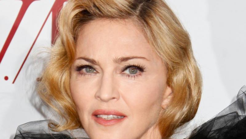 FOTO! Madonna si-a angajat 5 sosii. Vezi motivul!
