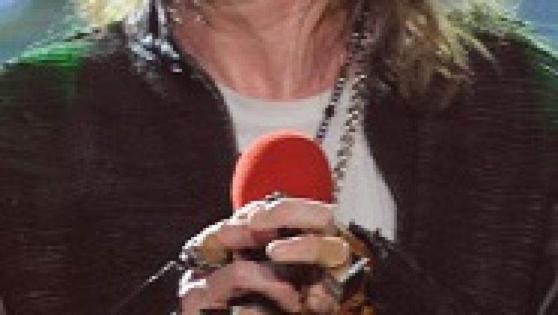 FOTO! Axl Rose s-a cuplat cu o bomba sexy!