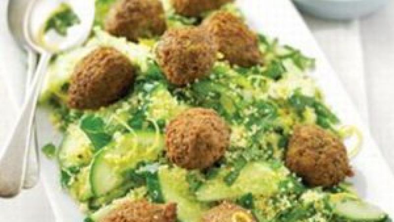 Gustare rapida: Falafel, tabbouleh si iaurt cu lamaie