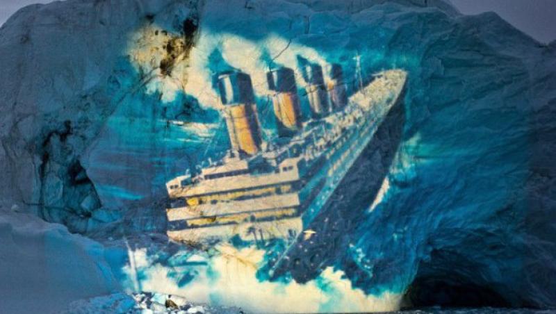 FOTO! Omagiu bizar pentru Titanic: Un artist a creat proiectii pe un iceberg