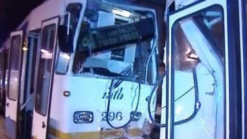 VIDEO! UPDATE: Trei tramvaie s-au ciocnit in Capitala: zeci de raniti