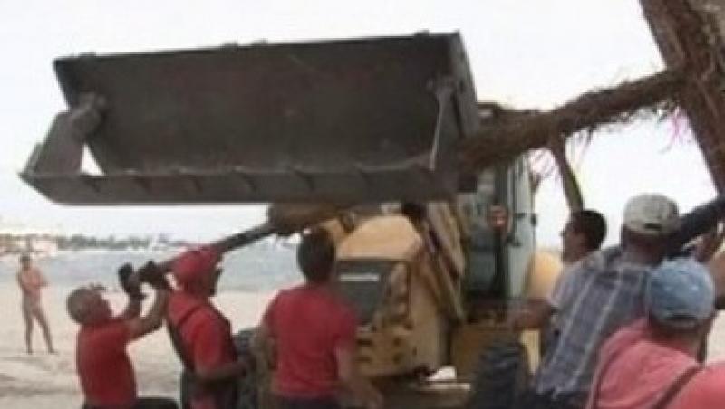 VIDEO! Demolari pe plaja din Mamaia: 13 structuri ridicate ilegal pe litoral