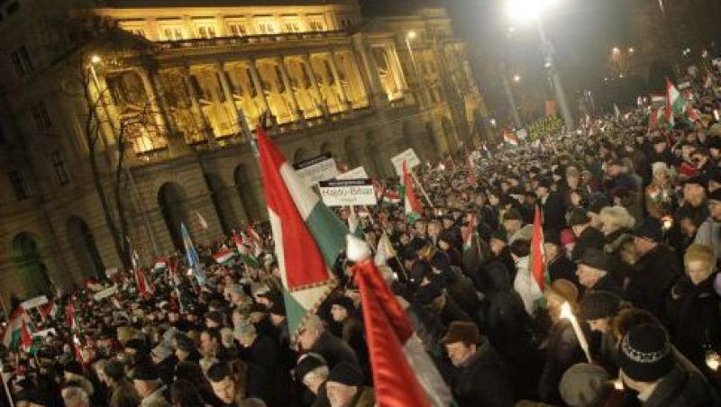 VIDEO! Extremistii unguri protesteaza impotriva UE si FMI