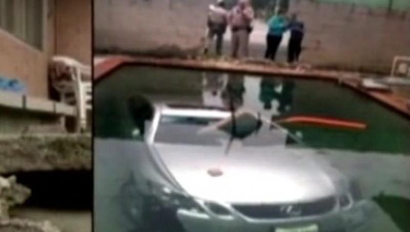 VIDEO! O familie de americani s-a trezit cu o masina in piscina casei