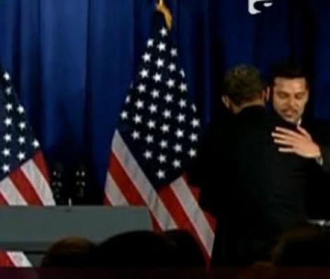 VIDEO! Barack Obama l-a imbratisat pe Ricky Martin