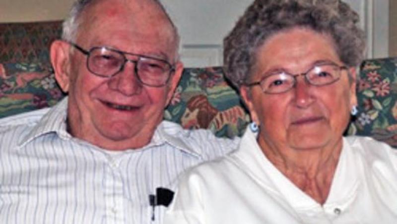 Doi pensionari s-au casatorit la 60 de ani de la prima intalnire